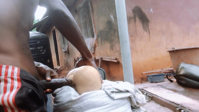 Bangcum8: Sesso di guerra senza vero anale e figa