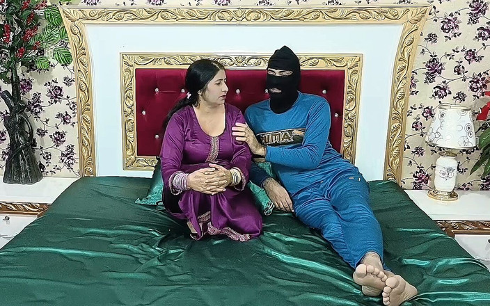 RajuIndianPorn: 最も美しいヒンディー語Auntyフェラチオ吸いとハードクソ