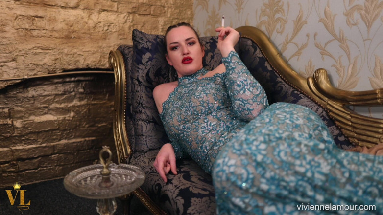 Vivienne l'Amour: Vivienne L'amour - Smoke and Stroke with Goddess 1080p Full HD
