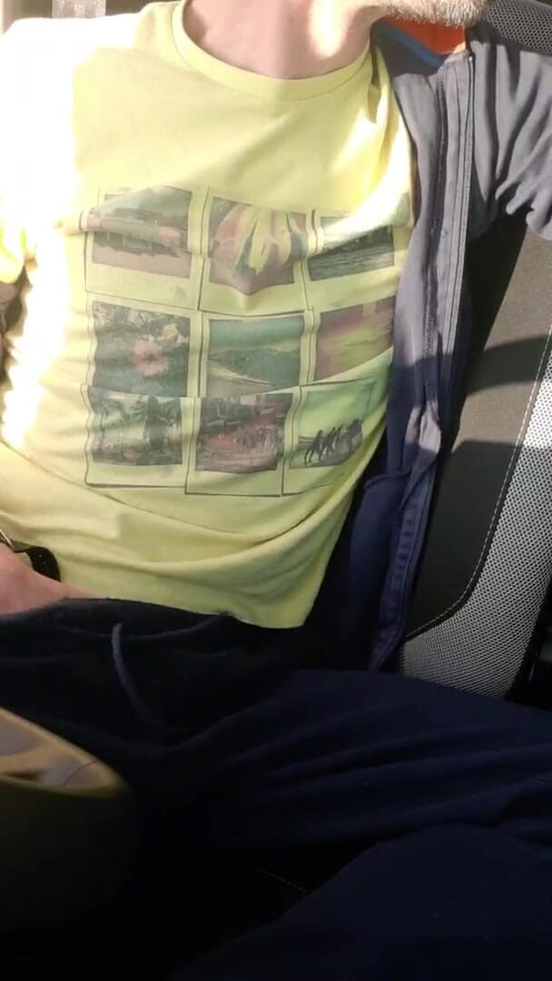 Mickacam: Masturbation, bite en solo
