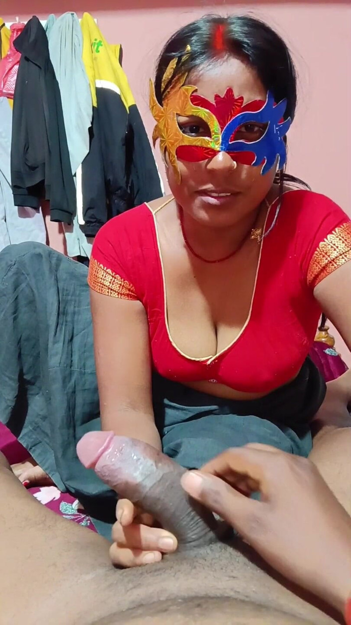 Sita Kumari: Смокчу сік пеніса зятя і виймаючи його в рот