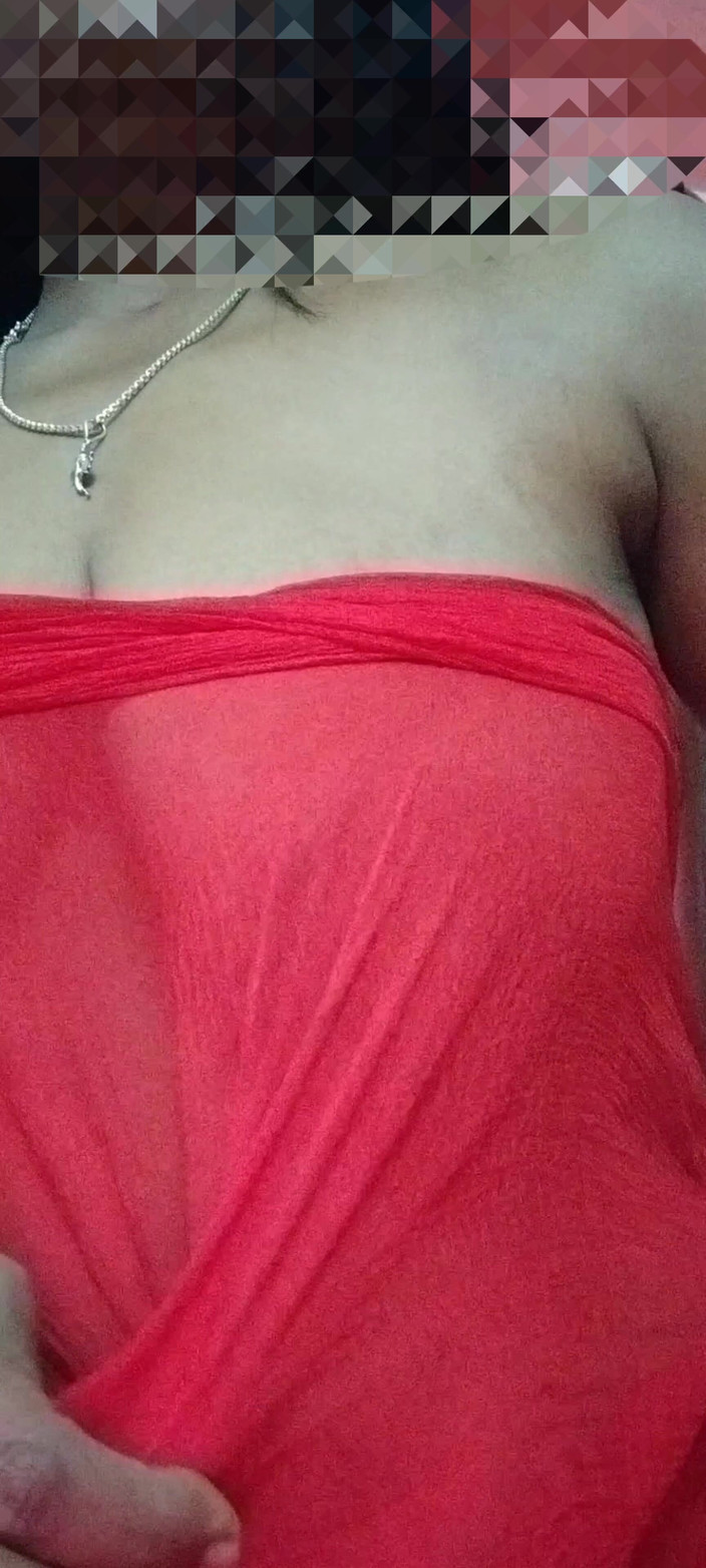 Bengalibeauty96: Indische ehefrau priyanka zeigt große möpse für ihre fans