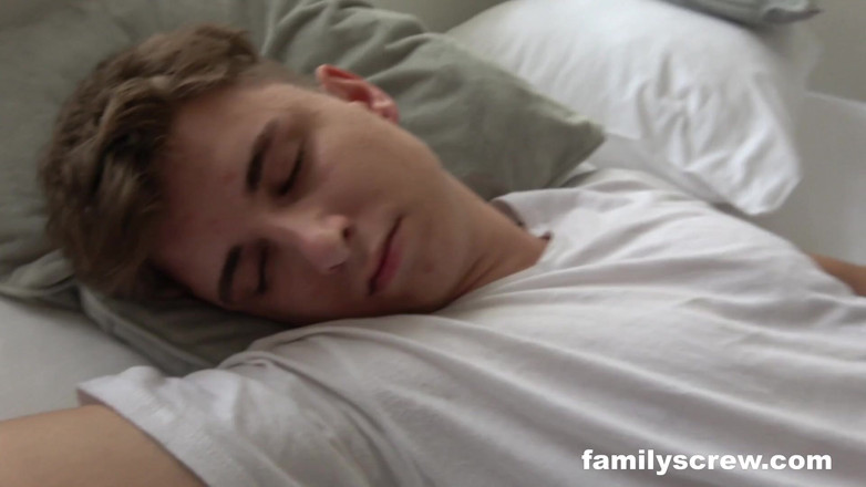 Family Screw: Une orgie du dimanche matin par Familyscrew