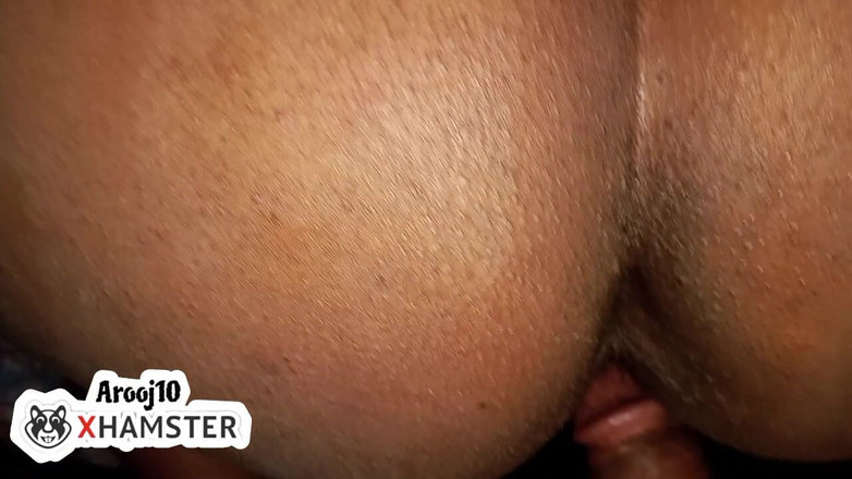 Arooj10: 젊은 매력적인 인도 소녀 큰 엉덩이 클로즈업 도기 스타일