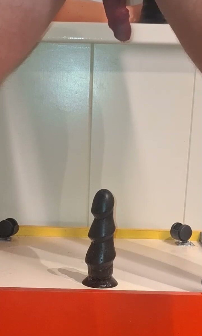 NoFace Twink X: De aproape! Joc anal Twink călărind vibratorul