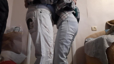 Lesbian-candys: Kawan lesbian berkahwin berkongkek secara rahsia semasa suami mereka menonton...