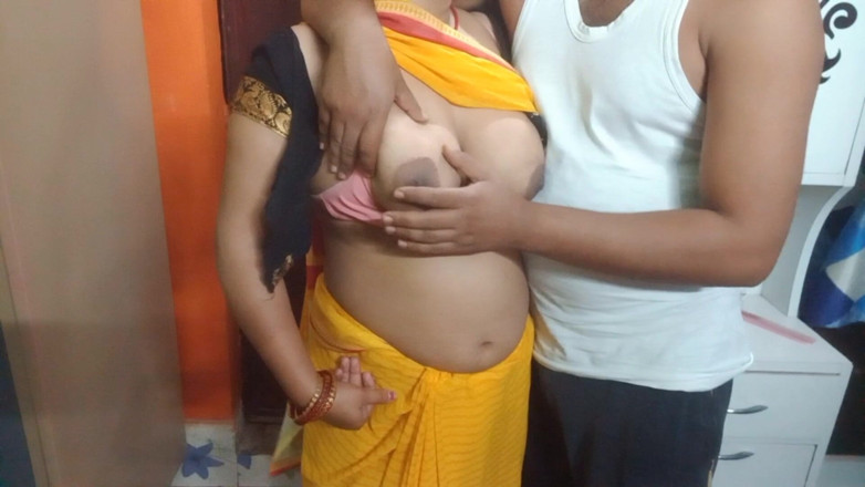 Manjushukla: Indyjski śliczny Bhabhi mający romans
