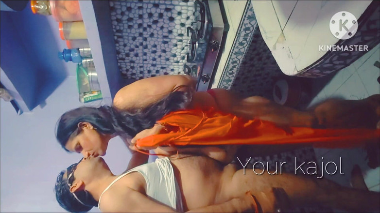 Lustykajolbhabhi: 나우크라니 키친 미 추다이 파트 1