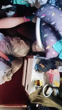 Первые попытки ввести руку в его сладкую попу