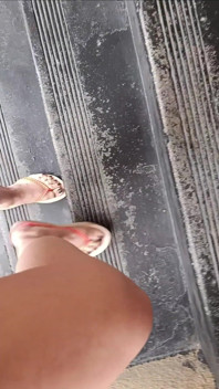 Asmr - Flipflop and Stairs with Kinkylyrical