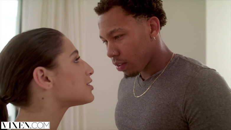 Vixen: VIXEN - Abella Danger este blocată și face sex pasional cu vecinul