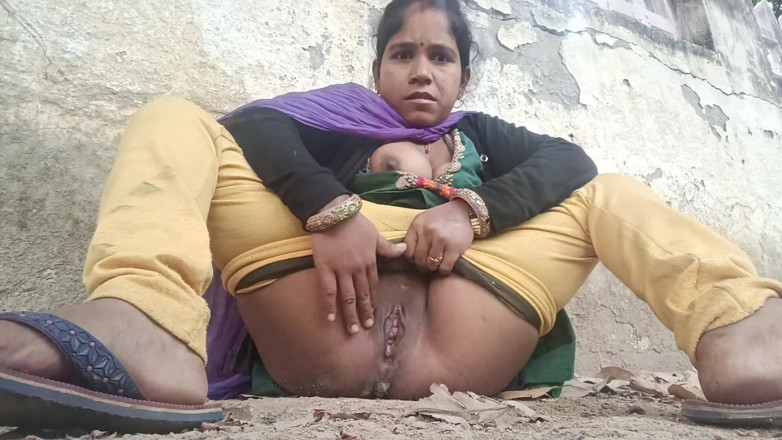 Reeiu: Bhabhi desi India menjolok