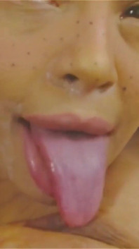 Papi lutscht bitte meine sexy nippel