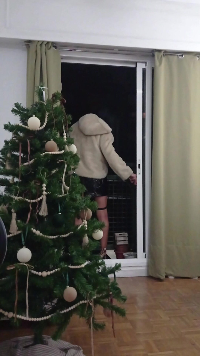 Penelopene27: 노출증 있는 크로스드레서