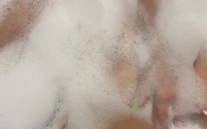 Fox Flame: 泡の魔法の泡が私の体を包み込みます