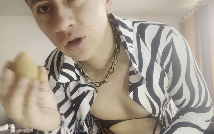 BECKY CROSS: Từ cậu bé đến sissy - phần 1: sự biến đổi của tôi và...