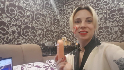 LarisaCum: Ráda kouřím a šukám své sexuální hračky