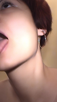 Facial lavado com mijo no rosto