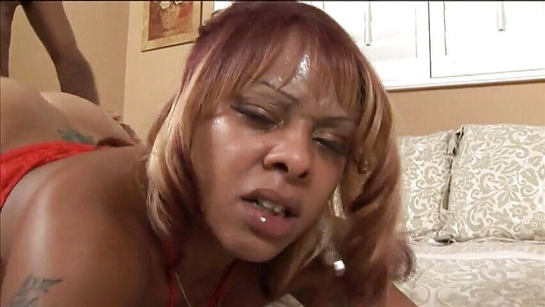 Best Butts: 섹스하기 전에 자지를 빠는 거유 밀프