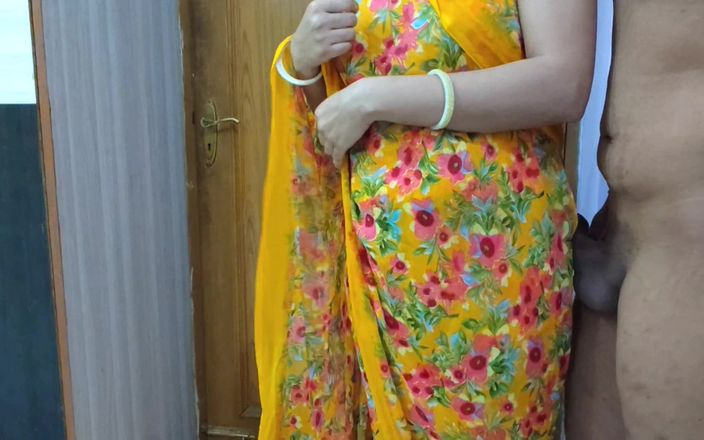 Hornycouple149: Saara sexy učitelka se připojila k prvnímu vysokoškolskému dni a...