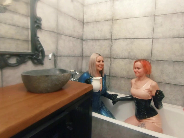 Arya Grander: Bath Relax in Latex Rubber with Milk, Romantic Funny Fetish...
