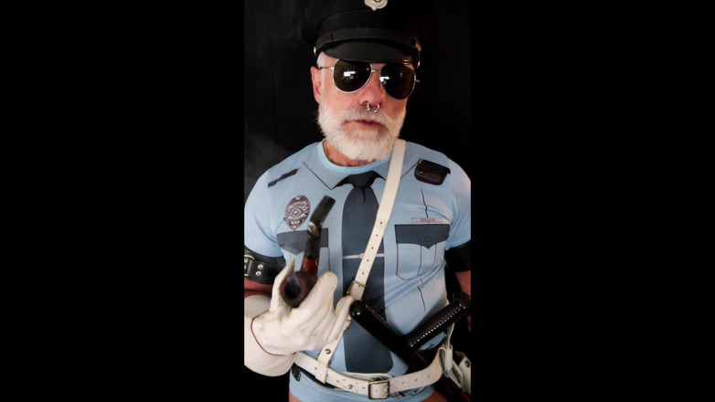 Muscles Cigar FFPig: Bad Cop Punishment