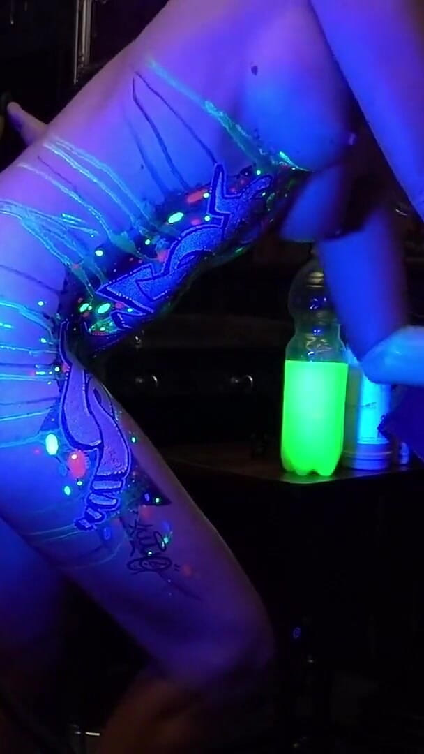 Uv-light Fisting Extreme (FISTINGQUEEN) Uv-light Fisting Extreme (FISTINGQUEEN)