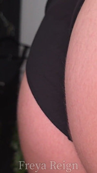 Puppy Training: Barking, Ass Sniffing, and Leg Humping Reward