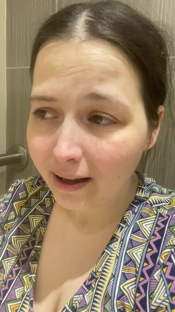 MissChrystalline: Orgasm in the Bathroom Stall