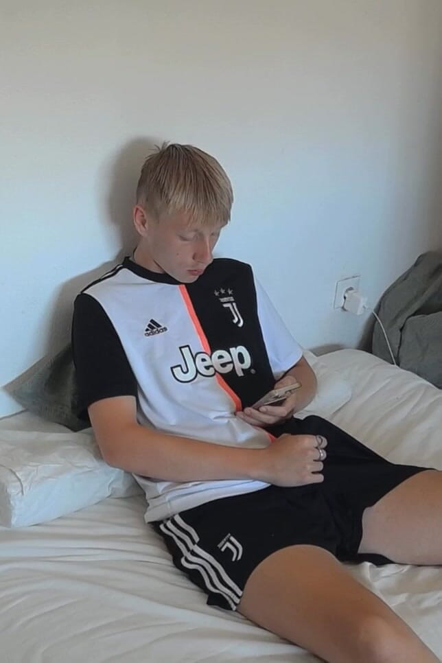 Axton Drake: [face Reveal] Soccer Bro Jerks off in Bed