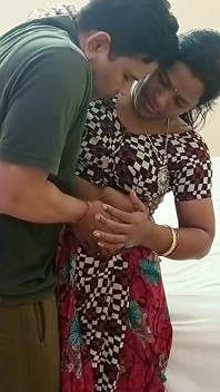Söt och het granne gift Seema Bhabhi mycket kåt knull