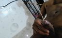 Sagars sexy nude video: 오줌을 싸는 섹시한 인도 소년