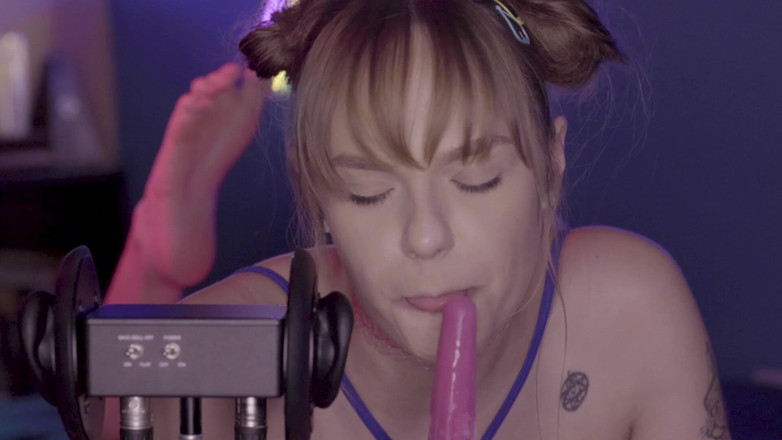 Rebecca Vanguard: Extrémní záběr zblízka Sexy teenagerka jí občerstvení