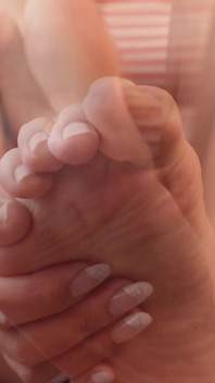 Napalona Transerotica lubi się dobrze masturbować