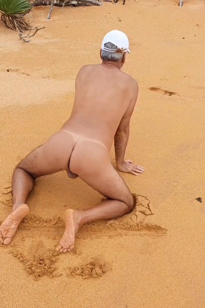 Ladysilvas: 해변에서 핫한 엉덩이를 보여주는 Ladysilva 모음집