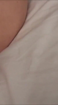 Amateur masturbation a dildo in her cunt and gets off on her nipples