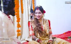 Starsudipa recién casada india follada por un hombre delante de marido y se convierte en un trío hardcore Hindi Audio