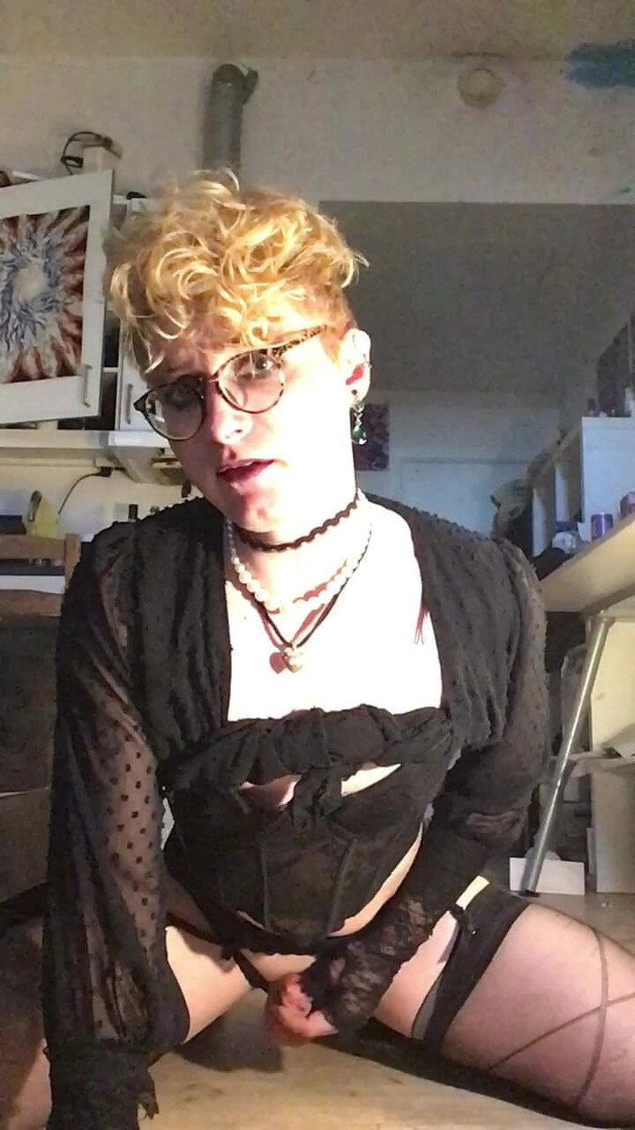 Sissy Cindy Slut: Kadın kılıklı kadın egemenliği sürtük