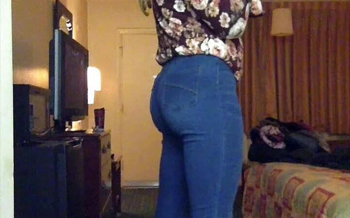 SweetcakesTee: SweetcakesTS blondie