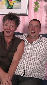 Trekantsex med uthyrning av kuk hungriga fruar - 4