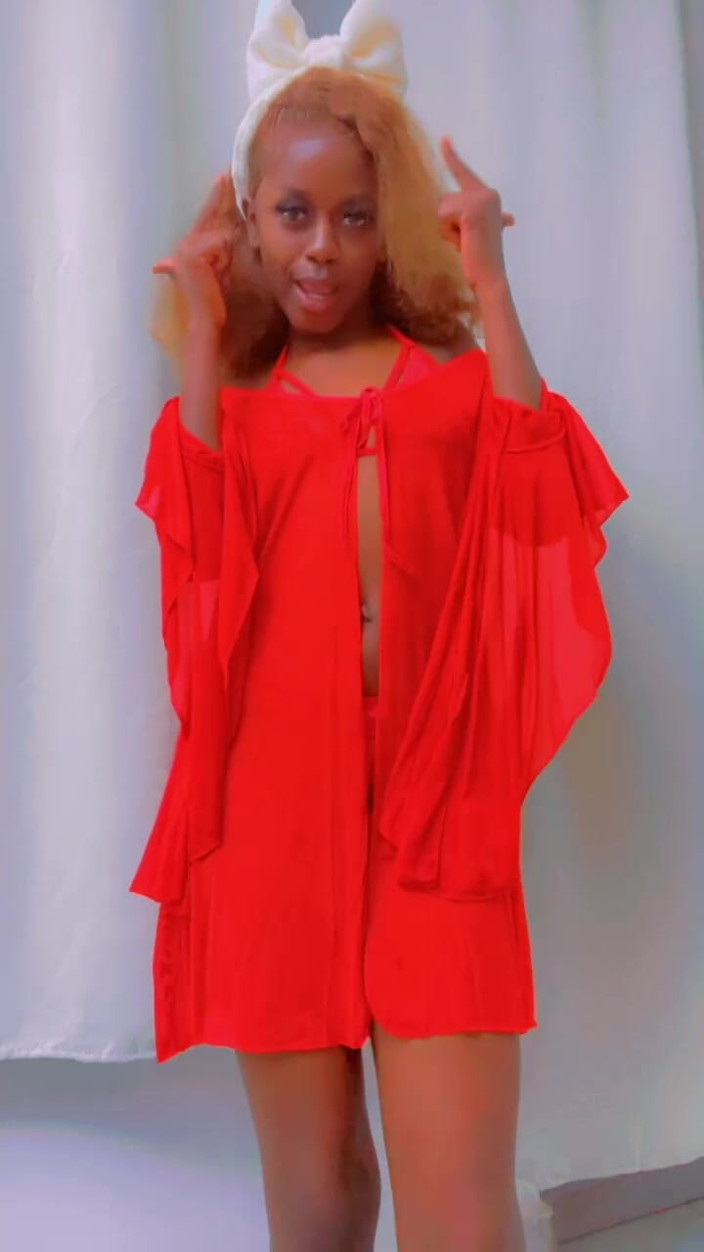 Chickysue: The Girl in Red