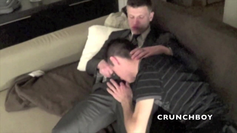 Crunch Boy: Amico bisessuale scopata da un lavoratore etero in tuta e...