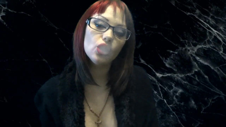 Goddess Misha Goldy: Залякуєш, поки я не закінчу свій сигарет