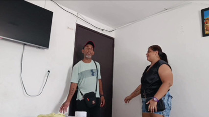 Adribella69: 바람피는 와이프! 나는 내 이웃을 호텔로 데려가서 바람난 남편이 일하는 동안 그의 큰 자지를 시험해 보았다.