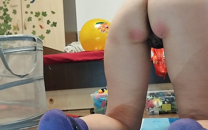 Amateur_MS: 素人人妻裸体做家务。拉丁毛茸茸的阴户，大屁股，大奶子。