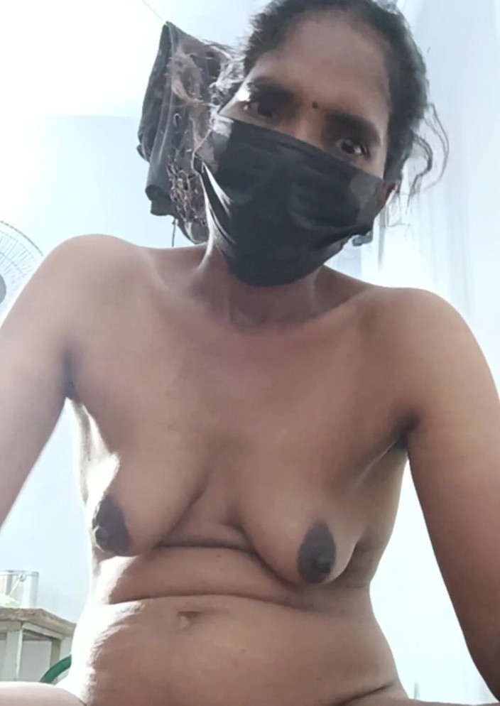 Jayaselvi: Тамільська тітонька насолоджувалася у відеодзвінку