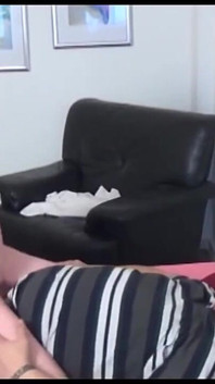 Tante seksi rambut pirang lagi asik ngentot... Muncrat di payudara