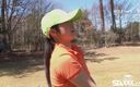 Nippon HD: Adolescenții asiatici joacă un joc de golf pe striptease