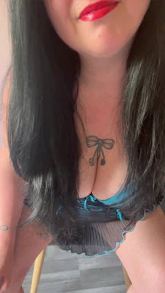 Maitresse Clara: Ulangi setelah saya