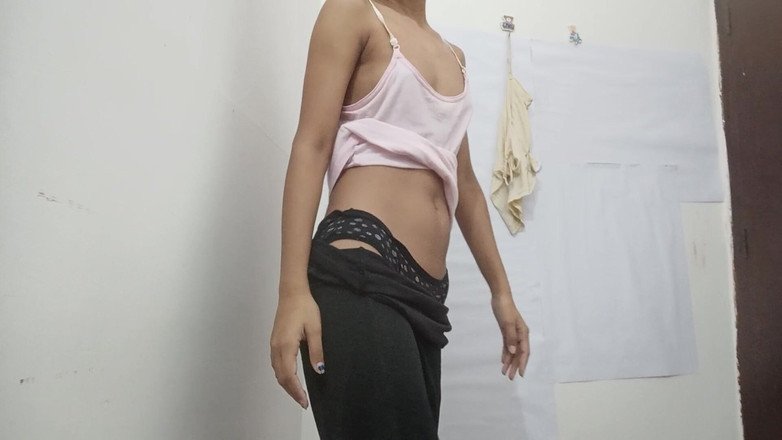 desigirl93: Magere latina solo rijdend op enorm en kreunend